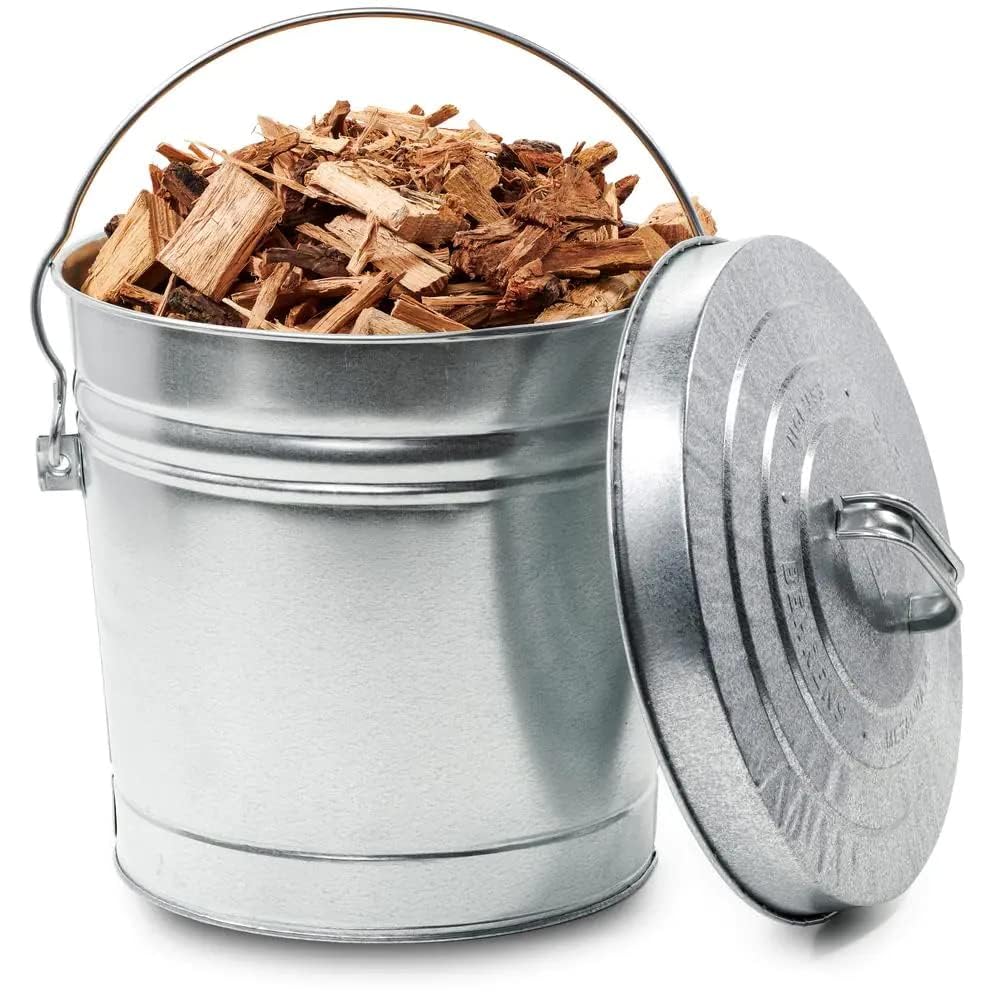 10-Gallon Galvanized Steel Trash Can with Locking Lid R3998